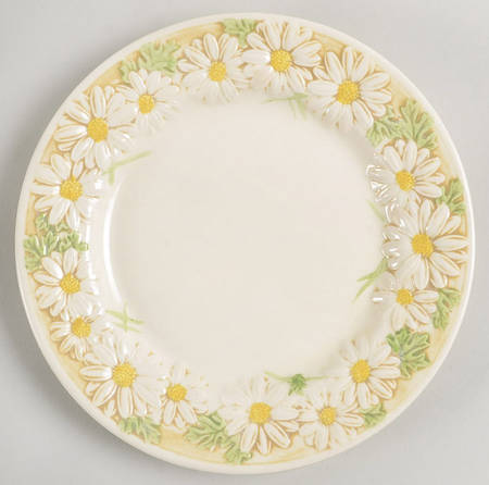 Sculptured Daisy Salad Plate by Metlox - Poppytrail - Vernon
