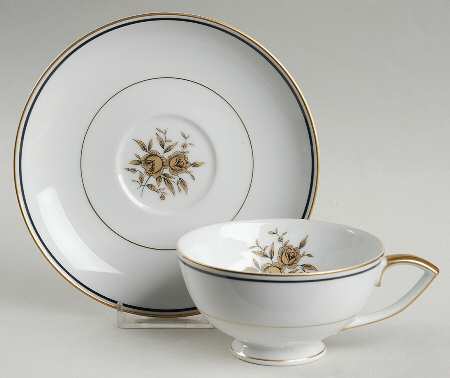 Apollo Footed Cup & Saucer Set