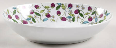 Berry Heaven 10" Oval Vegetable Bowl