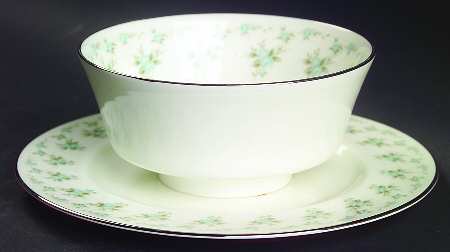 Gravy Boat with Attached Underplate