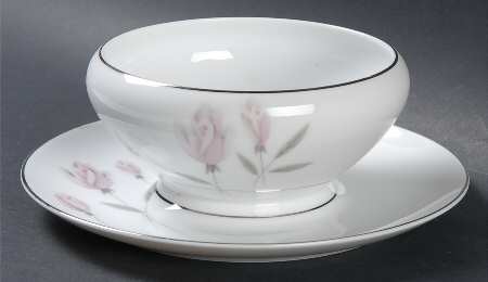 Bridal Rose Gravy Boat with Attached Underplate