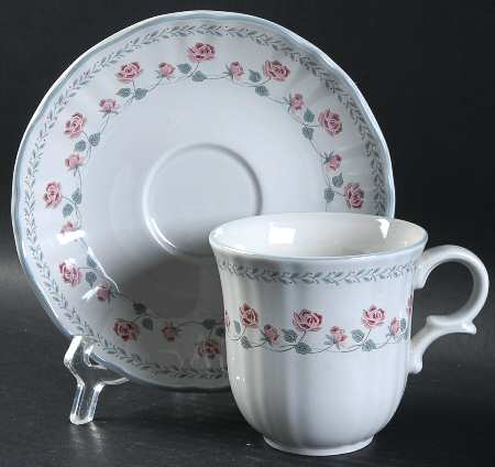 Cassis Flat Cup & Saucer Set
