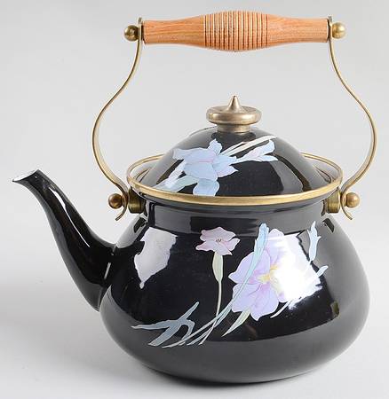 Charisma Black Metal Kettle & Lid