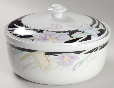 Charisma Black 2.5 Qt Round Covered Casserole