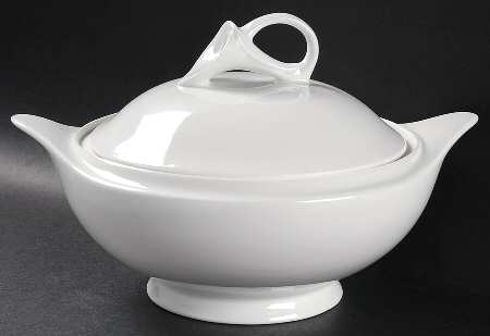 Classic Flair White 1.5 Qt Round Covered Casserole