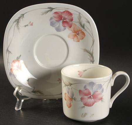 Clinging Vines Flat Cup & Saucer Set