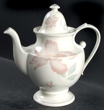 Dialogue Coffee Pot & Lid