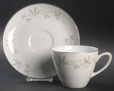 Felicia Flat Cup & Saucer Set