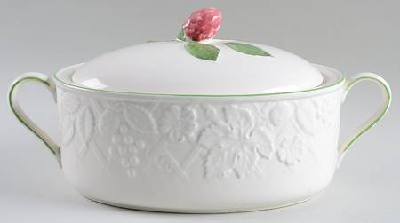 Fruit Cove 2.25 Quart Oval Covered Casserole