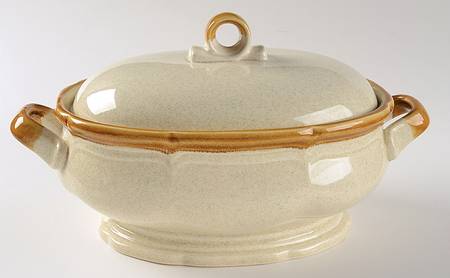 Garden Club 2.5 Quart Oval Covered Casserole