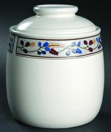 Hacienda Medium Canister & Lid