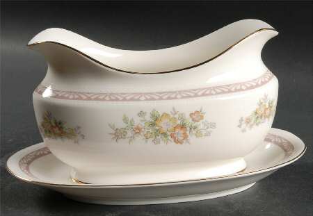 Hampton Court Gravy Boat & Underplate
