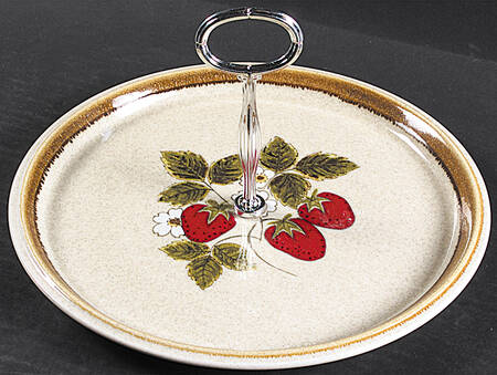 Luscious Round Serving Plate with Center Handle (Dp) Hc