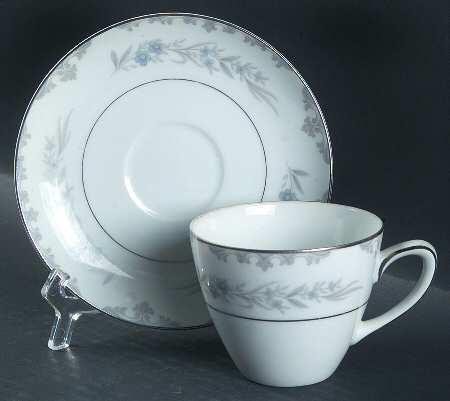 Martha Flat Cup & Saucer Set
