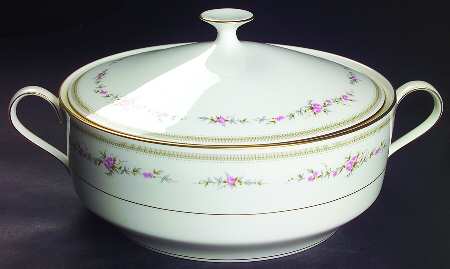 Millbrooke Round Covered Vegetable