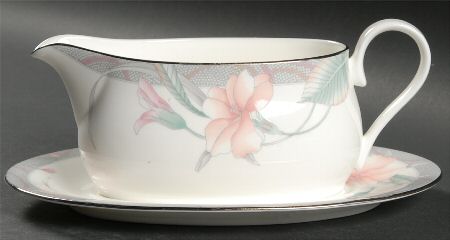 Mirabelle Gravy Boat & Underplate