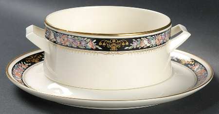 Gravy Boat & Underplate