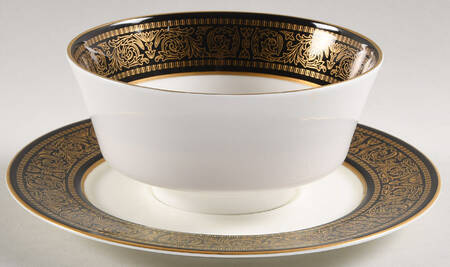 Mount Holyoke Round Gravy Boat & Underplate