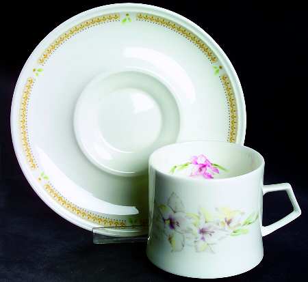 Nature's Garden Flat Cup & Saucer Set