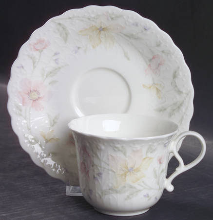 Pastel Garden Flat Cup & Saucer Set