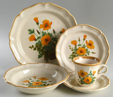 Petunias 5 Piece Place Setting