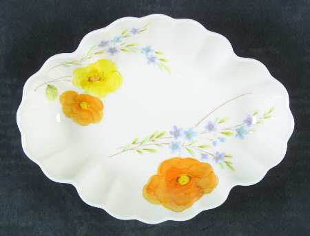 Poppy Love Medium Oval Fluted Dish