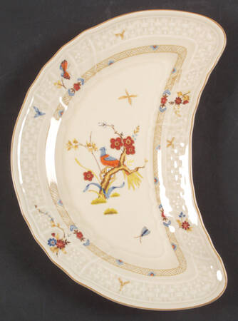 Shangri-La (D1001, Fine Ivory) Crescent Salad Plate