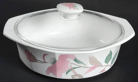 Silk Flowers 2 Qt Round Covered Casserole