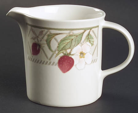 Strawberry Fair Creamer