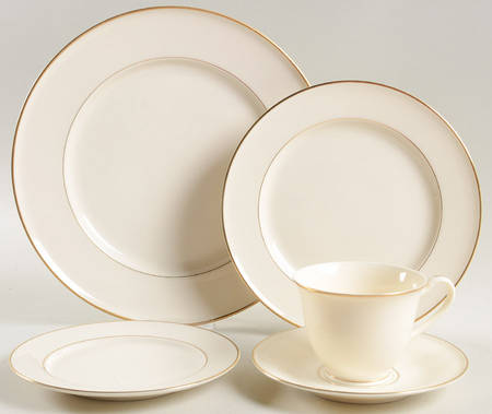 Stanton Gold 40 Piece Estate Set