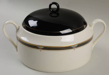Town House Round Covered Vegetable