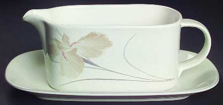 Upscale Gravy Boat & Underplate (Relish/Butter)