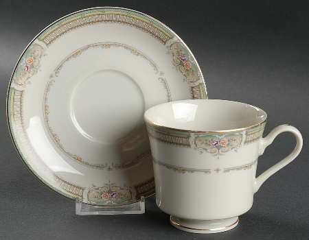 Wellington Footed Cup & Saucer Set