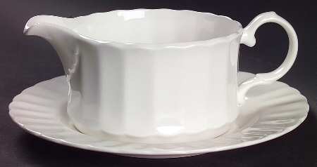 Yardley Round Gravy Boat & Underplate (Salad Plate)