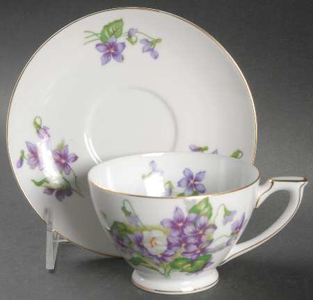 Beverly Footed Cup & Saucer Set