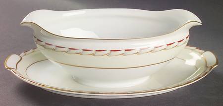 Magnolia Gravy Boat with Attached Underplate
