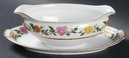 Patio Gravy Boat with Attached Underplate