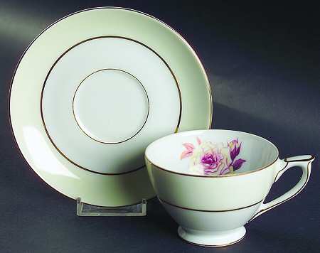 Prima Donna Footed Cup & Saucer Set