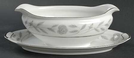 Woodrose Gravy Boat with Attached Underplate