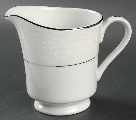 MOM1 Creamer
