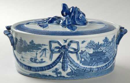 Canton 2 Quart Oval Covered Casserole