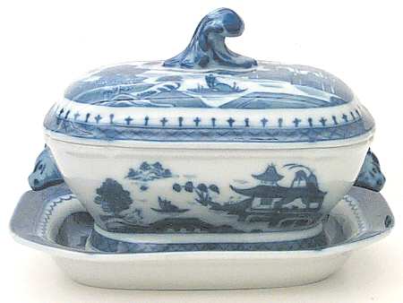 Canton Gravy Boat & Lid w/Underplate