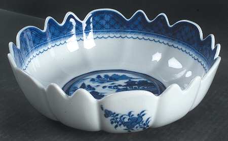 Canton 9" Scalloped Bowl
