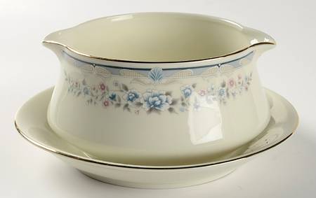 Nouvelle Rose Gravy Boat with Attached Underplate