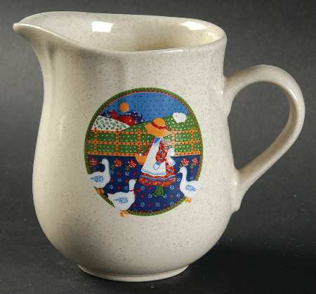 Plain & Fancy Creamer