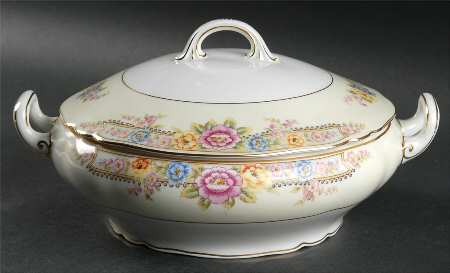 The Camden Round Covered Vegetable