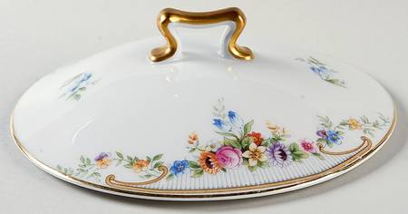 The Kenmore Lid for Round Vegetable