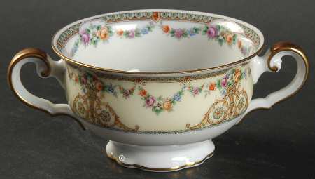 Lakewood Footed Bouillon Cup