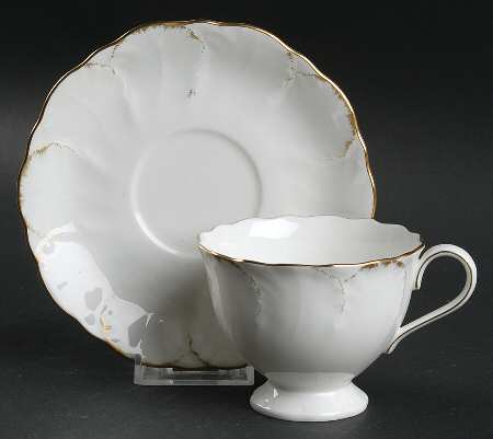 Golden Flair Footed Cup & Saucer Set