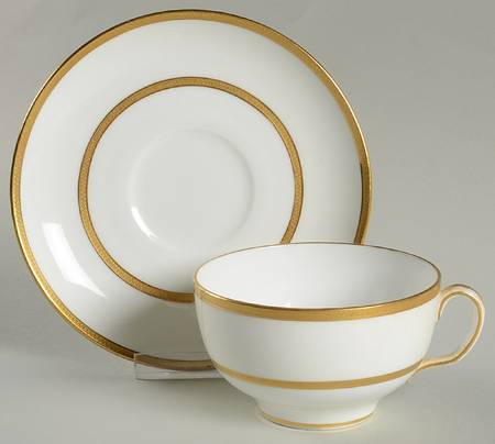 G7061 Flat Cup & Saucer Set